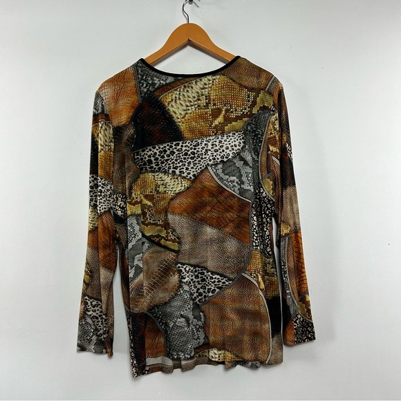 Unknown brand Mixed Animal Print Top With Lace Detail 1X EUC - Picture 7 of 7